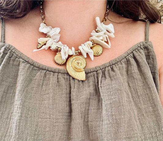 Nerida — Collier Coquillage Doré au Charme Estival