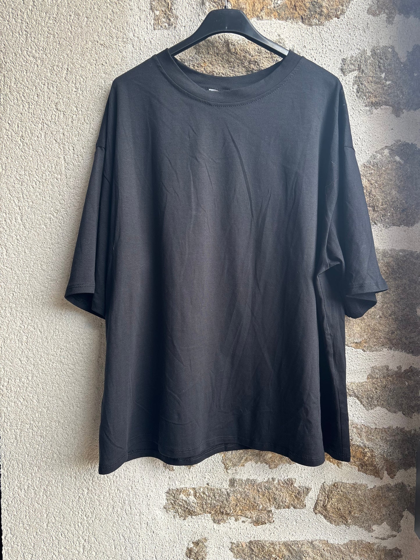 T-shirt LOVE • coeur dentelle noir