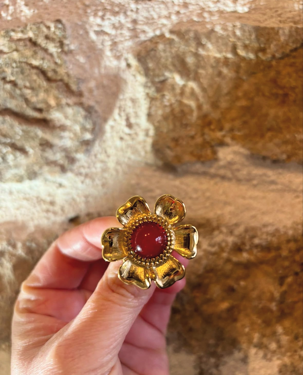 Callista — Grande Bague Fleur Dorée Ajustable