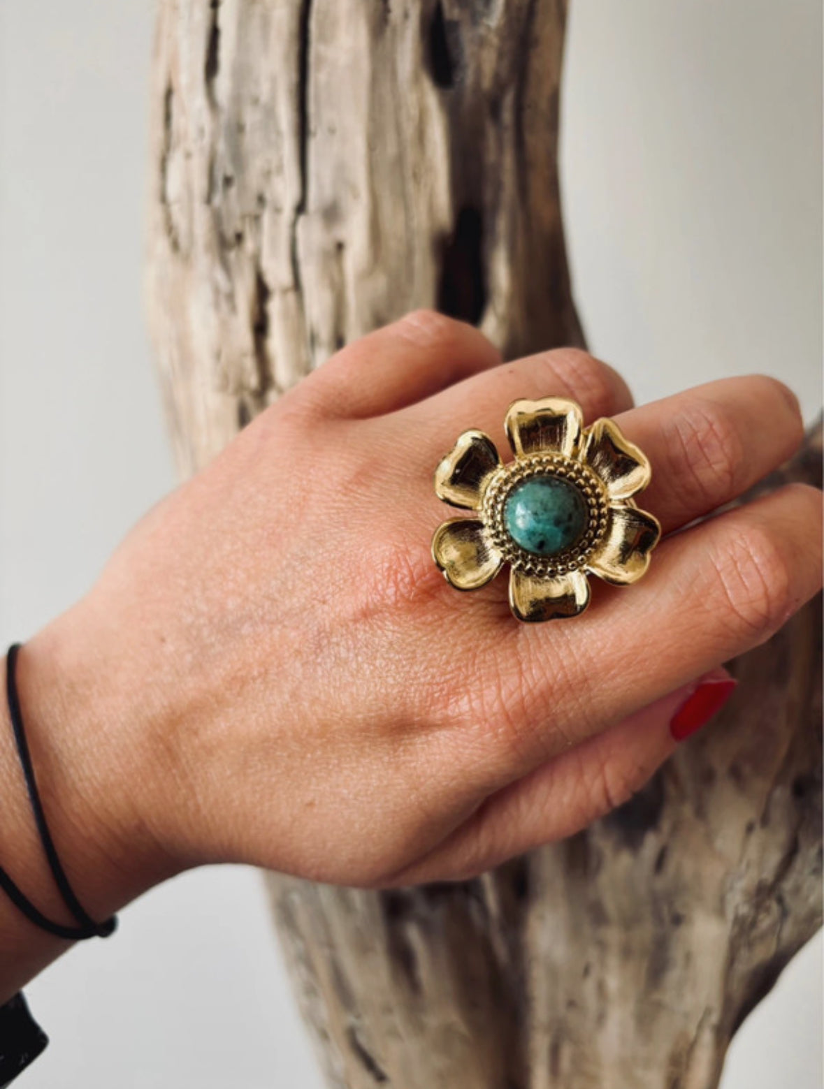 Callista — Grande Bague Fleur Dorée Ajustable
