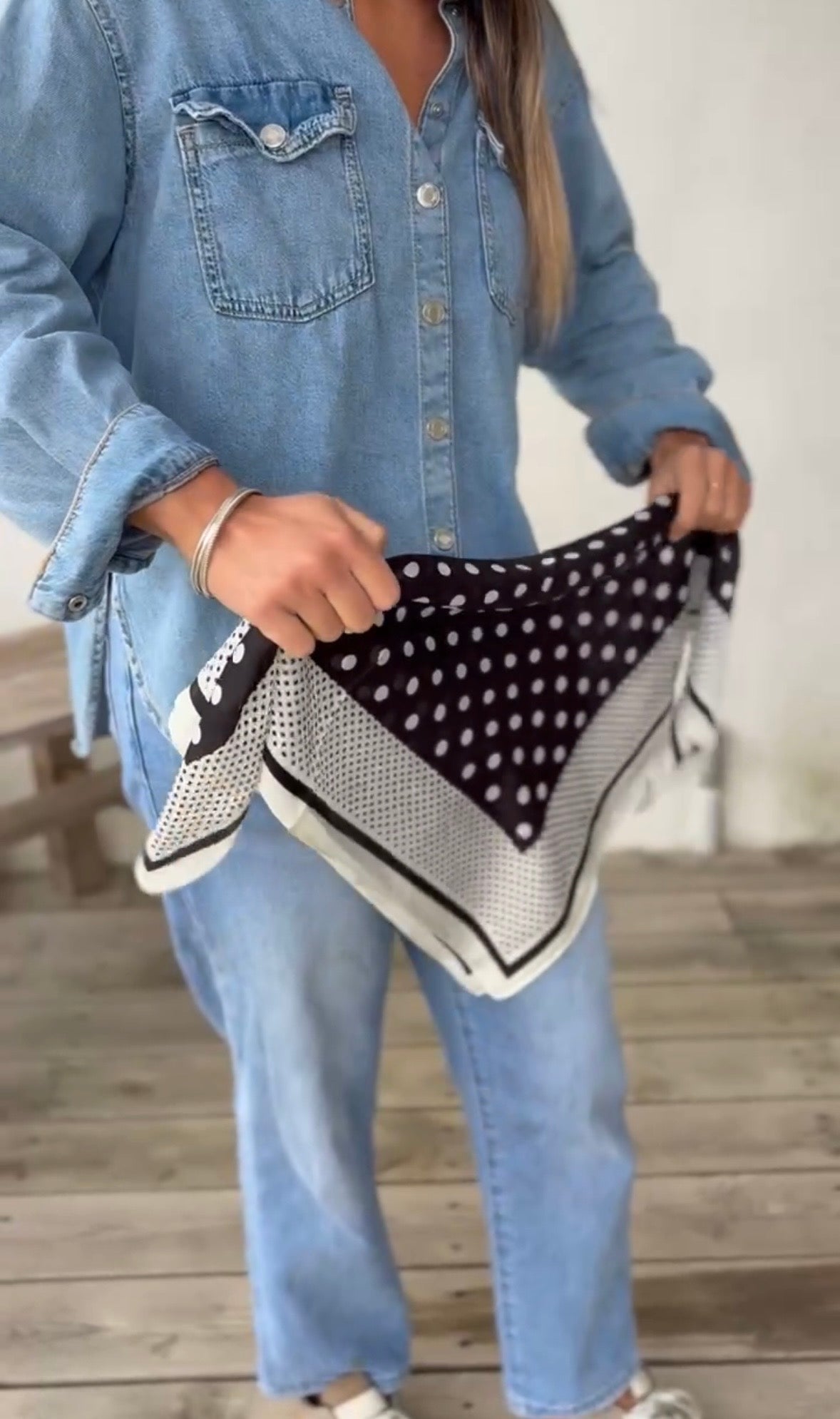 Bandana foulard noir à pois blanc satiné
